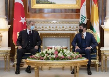نێچیرڤان بارزانی دگەل وەزێرێ بەرگرییا تورکیا کۆم بوو