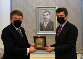به‌هدینان رێز ل دكتۆر ئازاد نه‌جار گرت