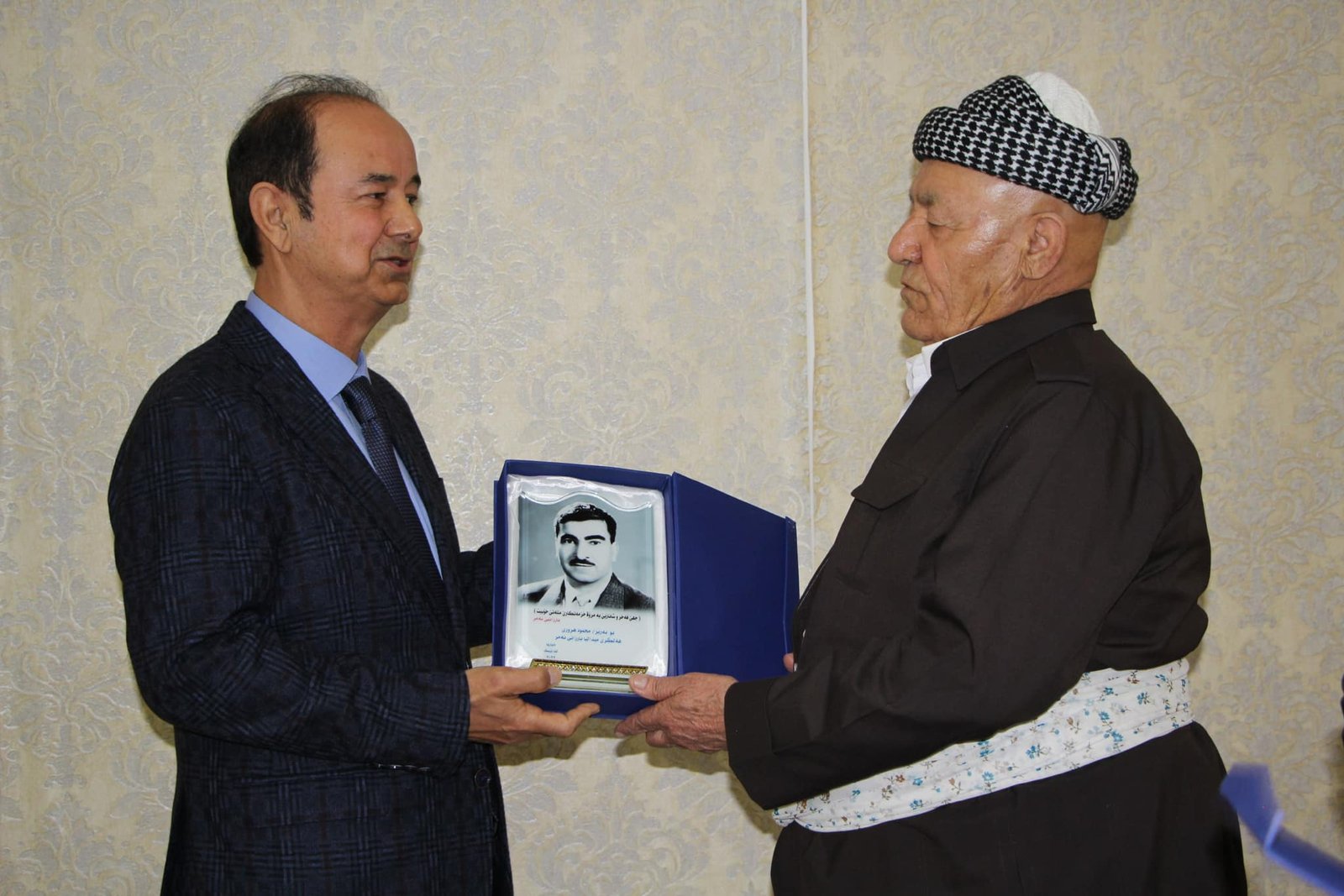 ھەلگرێن مەدالیێن بارزانیێ نەمر، زیندانیێن سیاسی و شەھیدێن زیندى ھاتنە خەلاتكرن