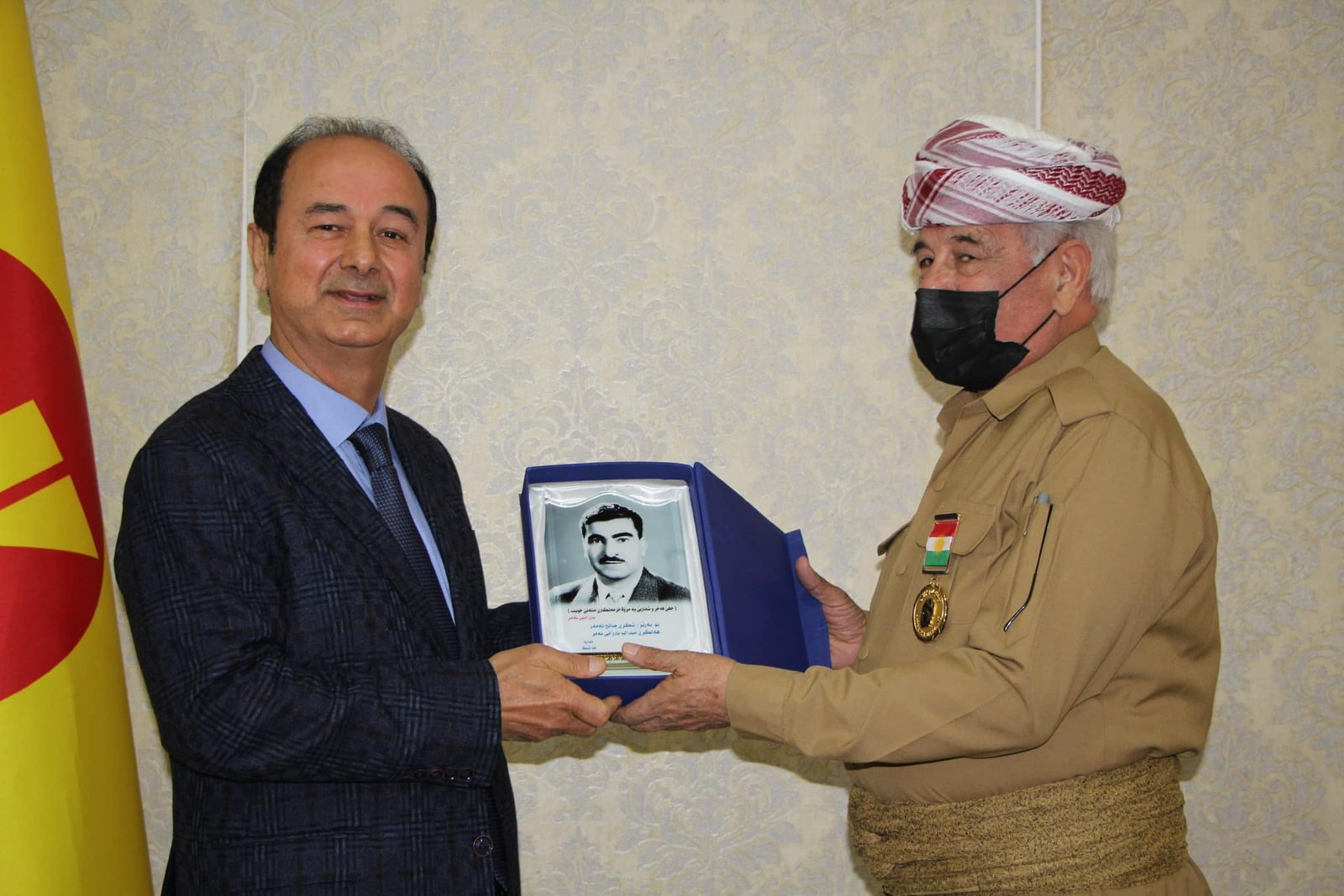 ھەلگرێن مەدالیێن بارزانیێ نەمر، زیندانیێن سیاسی و شەھیدێن زیندى ھاتنە خەلاتكرن
