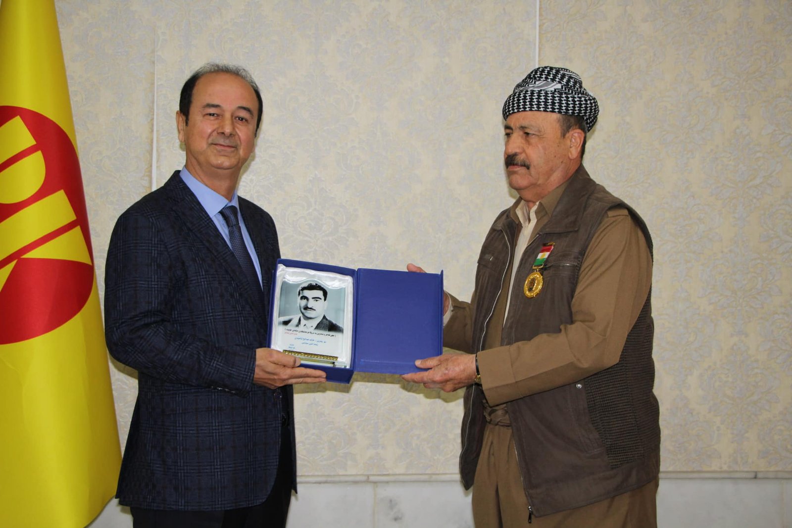 ھەلگرێن مەدالیێن بارزانیێ نەمر، زیندانیێن سیاسی و شەھیدێن زیندى ھاتنە خەلاتكرن
