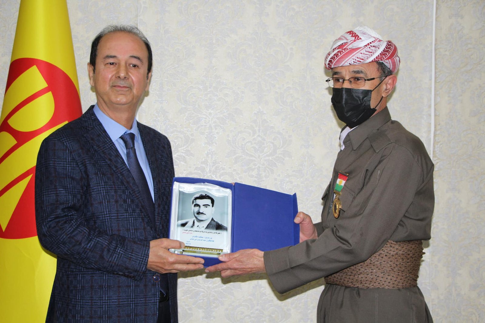 ھەلگرێن مەدالیێن بارزانیێ نەمر، زیندانیێن سیاسی و شەھیدێن زیندى ھاتنە خەلاتكرن
