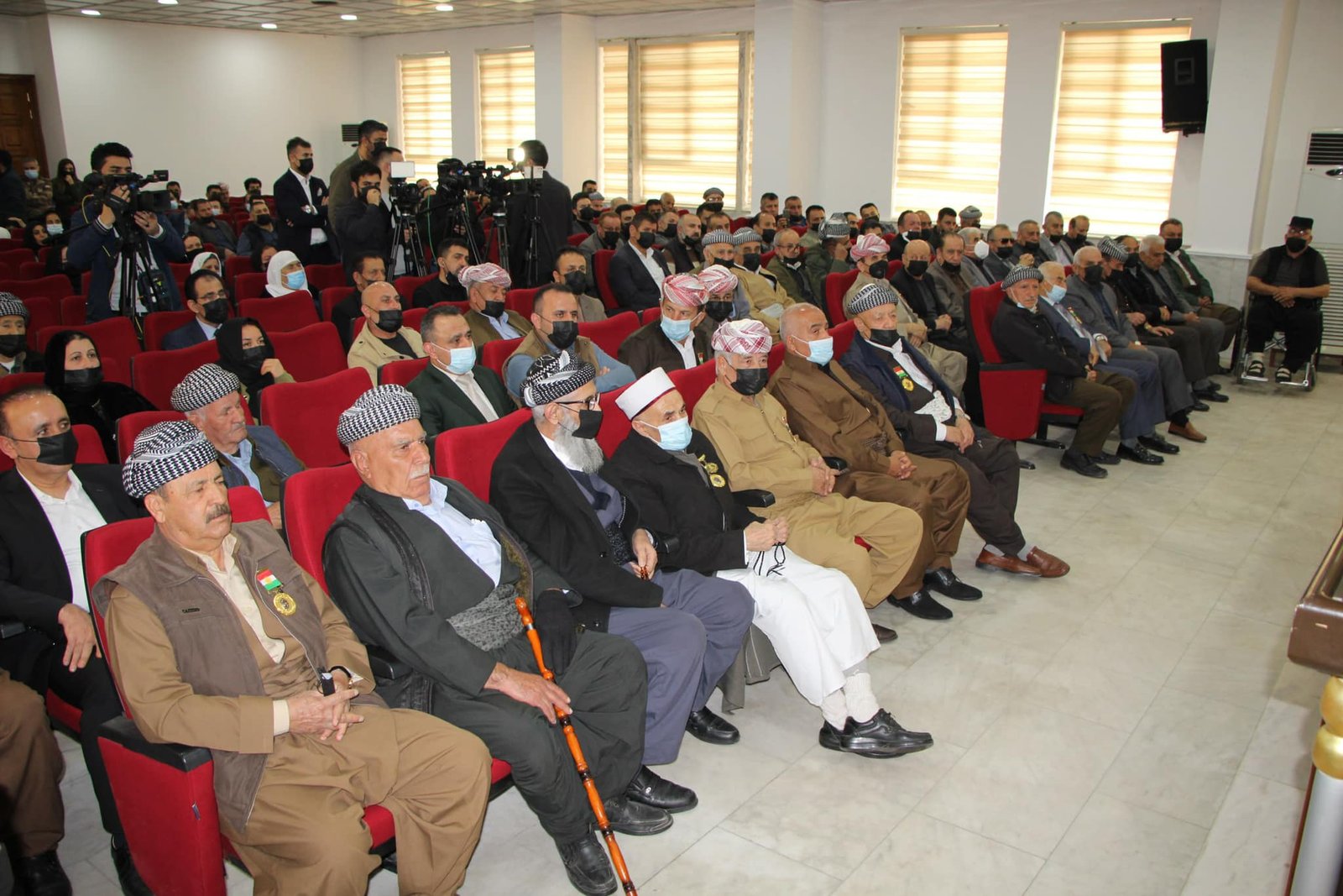 ھەلگرێن مەدالیێن بارزانیێ نەمر، زیندانیێن سیاسی و شەھیدێن زیندى ھاتنە خەلاتكرن