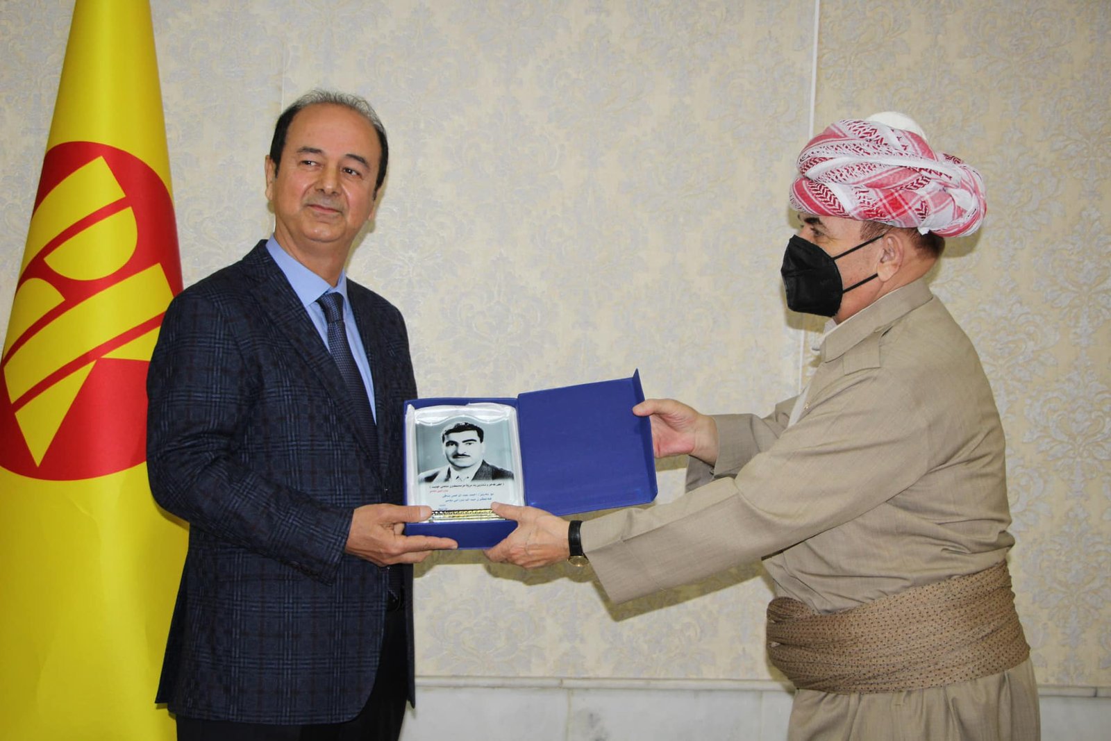 ھەلگرێن مەدالیێن بارزانیێ نەمر، زیندانیێن سیاسی و شەھیدێن زیندى ھاتنە خەلاتكرن