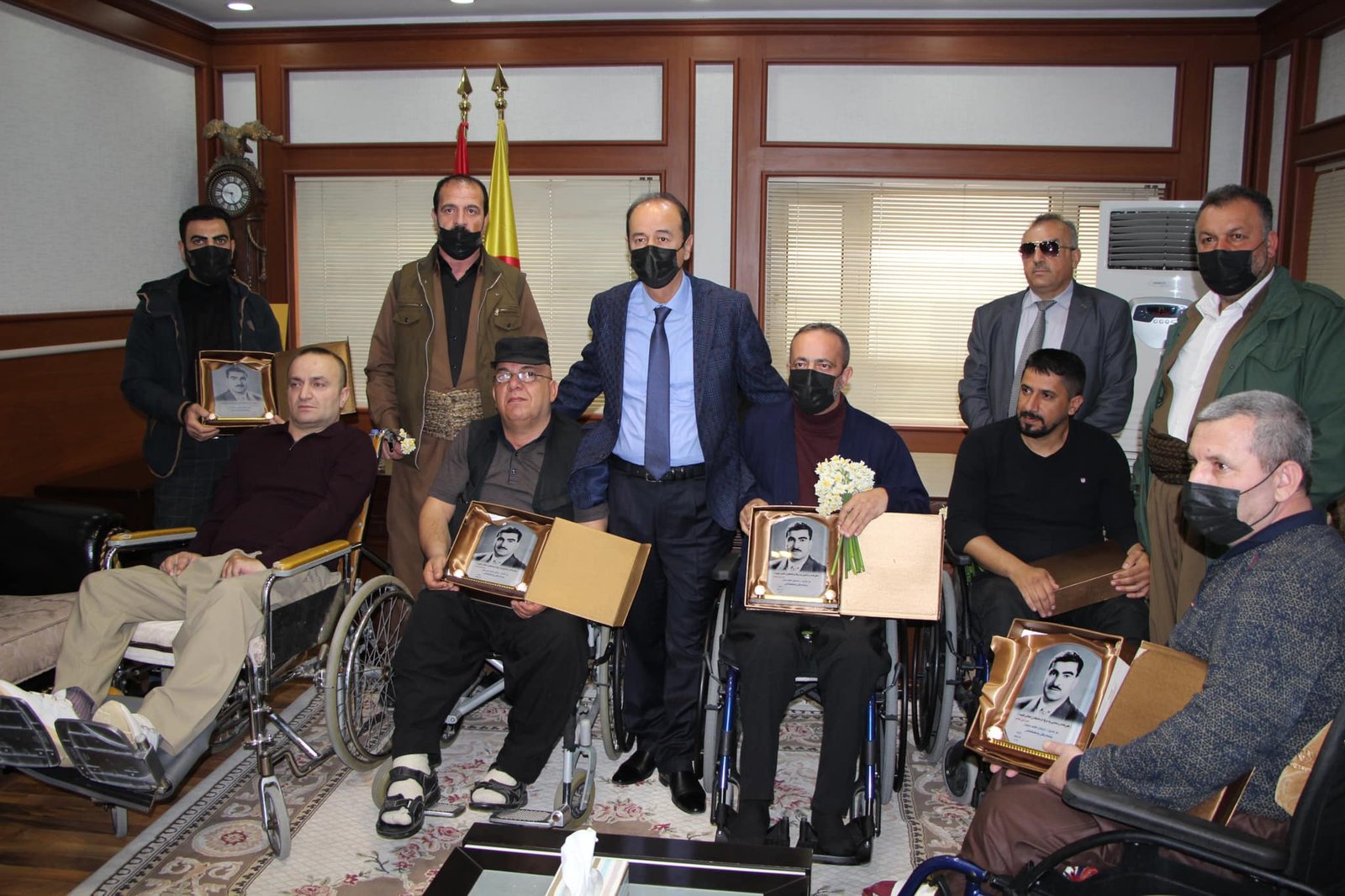 ھەلگرێن مەدالیێن بارزانیێ نەمر، زیندانیێن سیاسی و شەھیدێن زیندى ھاتنە خەلاتكرن