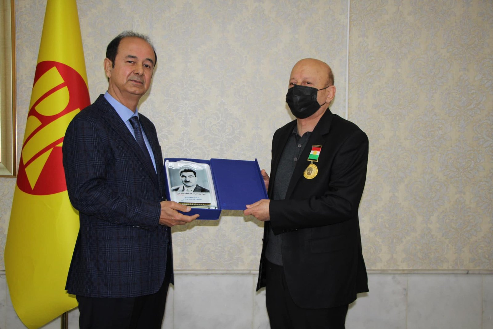 ھەلگرێن مەدالیێن بارزانیێ نەمر، زیندانیێن سیاسی و شەھیدێن زیندى ھاتنە خەلاتكرن