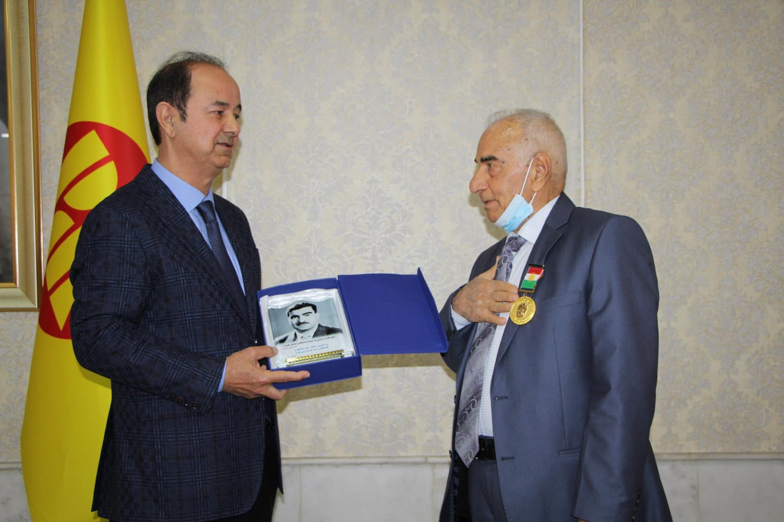 ھەلگرێن مەدالیێن بارزانیێ نەمر، زیندانیێن سیاسی و شەھیدێن زیندى ھاتنە خەلاتكرن