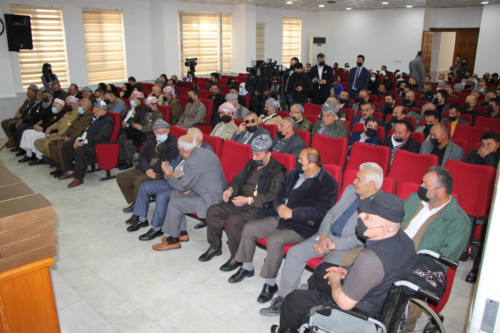 ھەلگرێن مەدالیێن بارزانیێ نەمر، زیندانیێن سیاسی و شەھیدێن زیندى ھاتنە خەلاتكرن