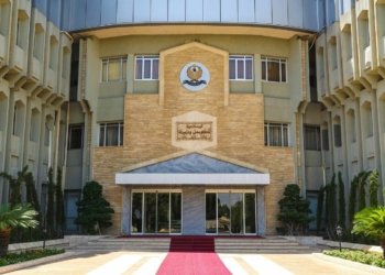 حکومەتا هەرێما کوردستانێ: هەرێما کوردستانێ هەرێمەکا  فیدرالی دەستوورییە و ئەڤ بڕیارە بنپێکرنەکا زەق و ئاشکرا یا دەستوورێ عێراقێ یە